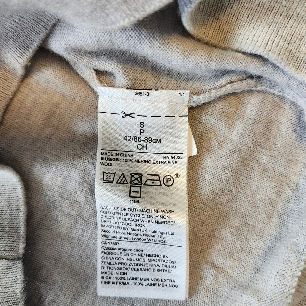 Banana Republic Gray 100% Merino Wool V Neck Lightweight Sweater Women's Size S - Picture 4 of 4